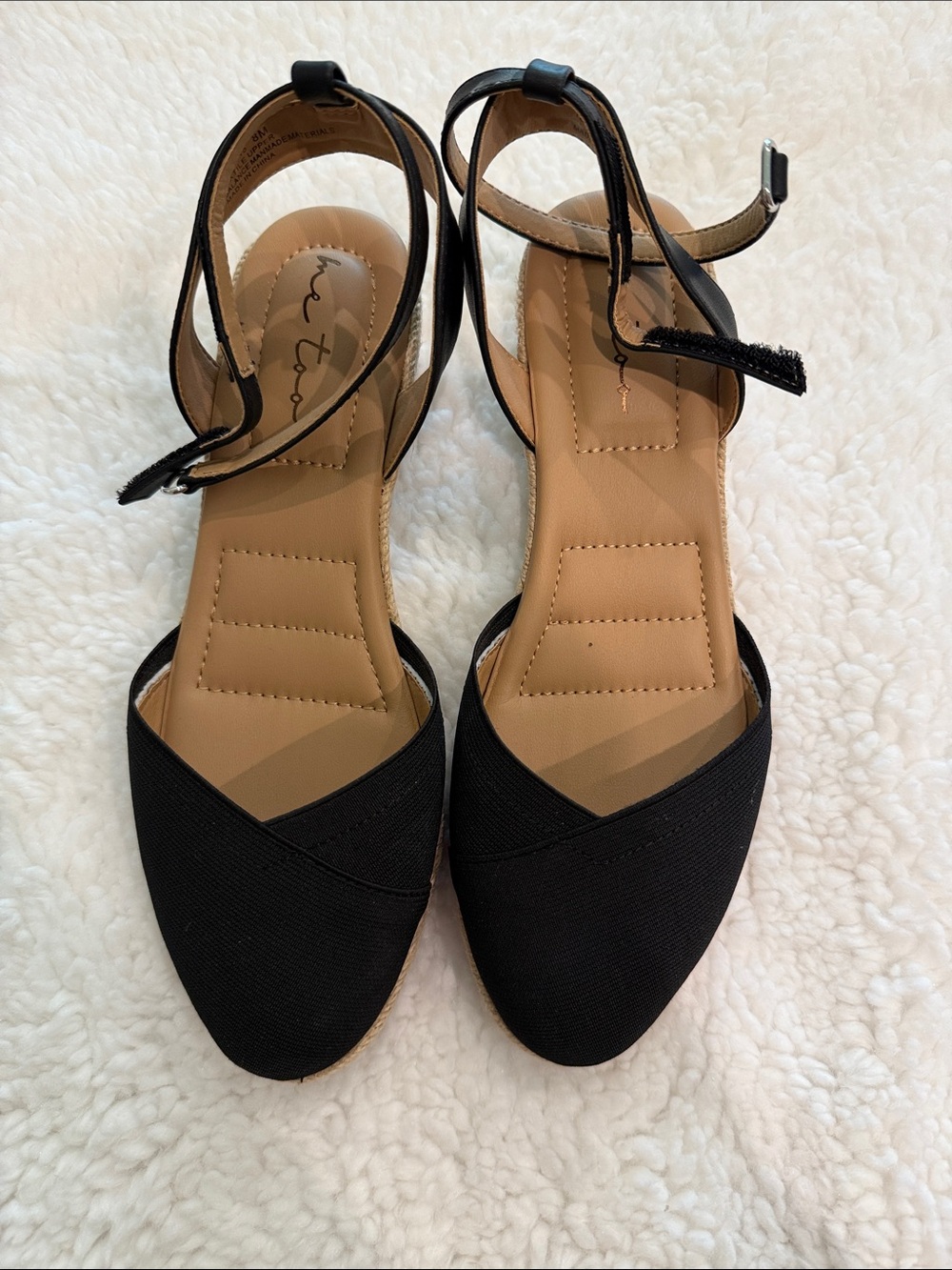 me too Black Pointed-Toe Ankle-Strap Sandals